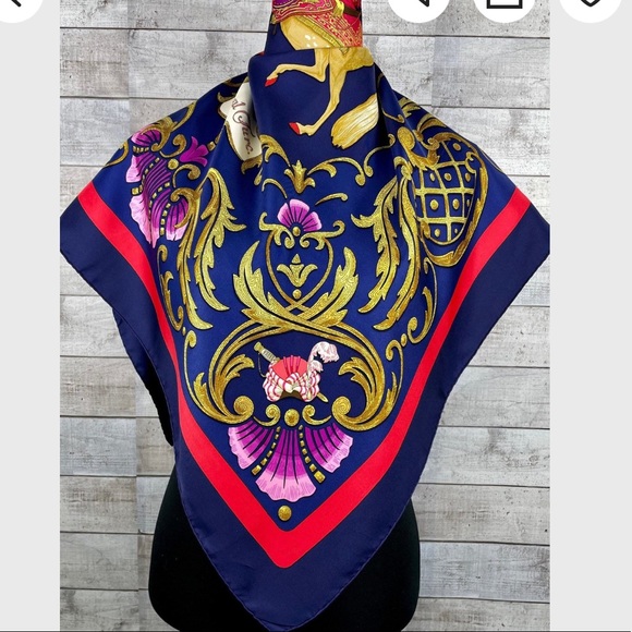 Hermes Accessories - Hermes Like new scarf